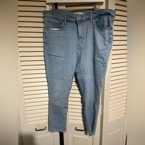 Levi's Classic Light Blue Jeans